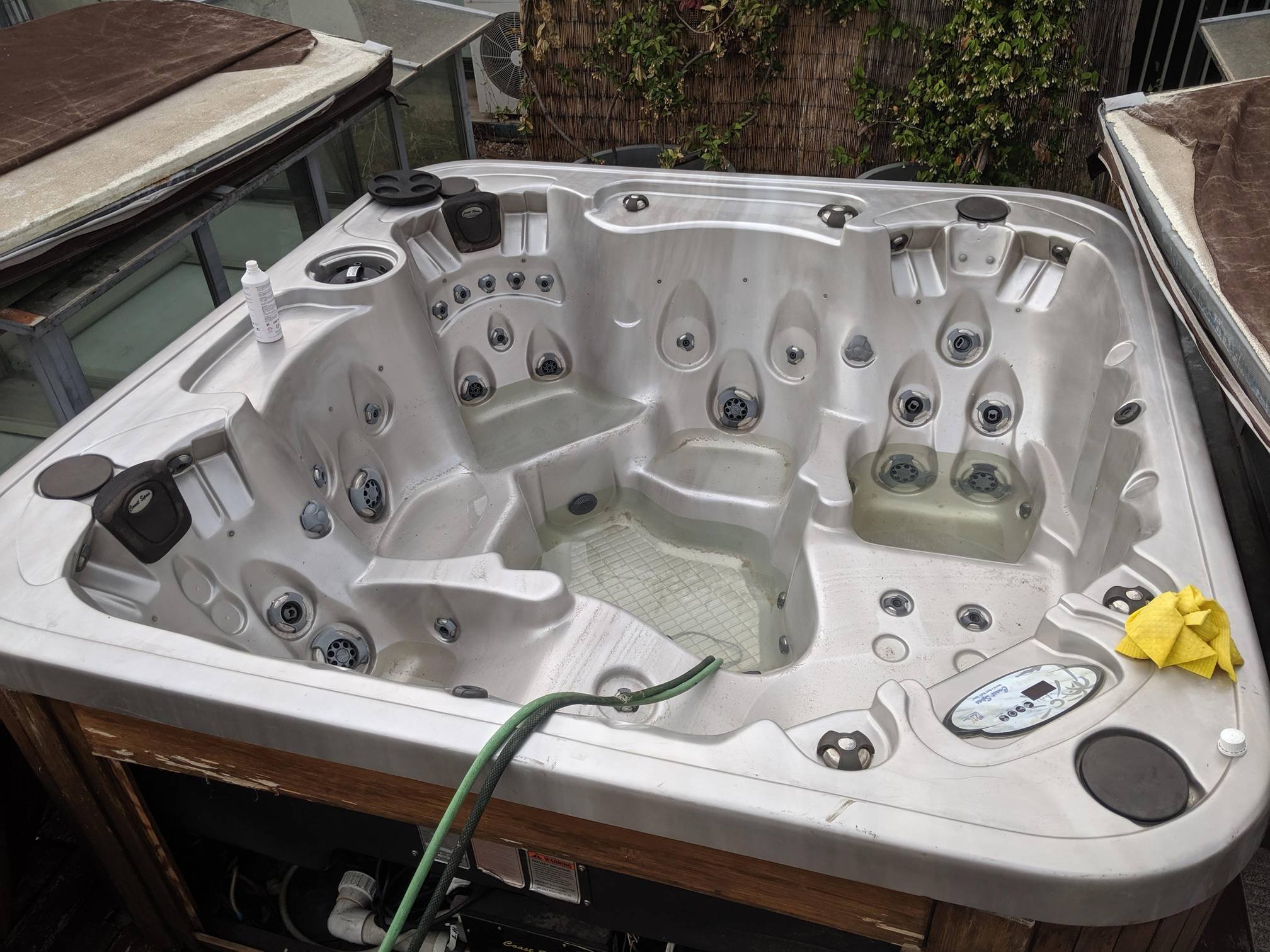 Unable to identify model of Coast Spa Portable Hot Tubs & Spas Pool