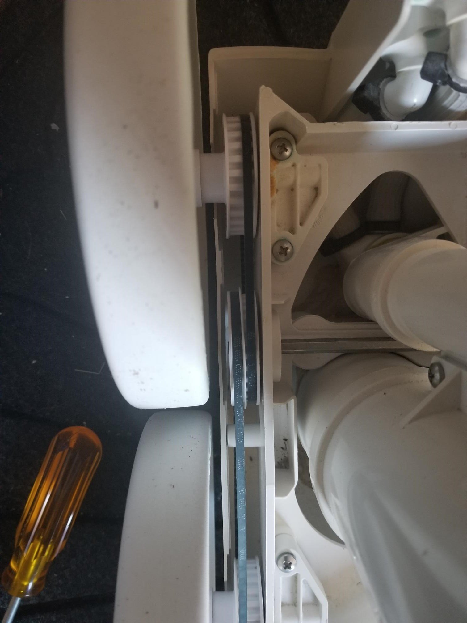 Polaris 360 wheels not moving however the tail whips. I can move one