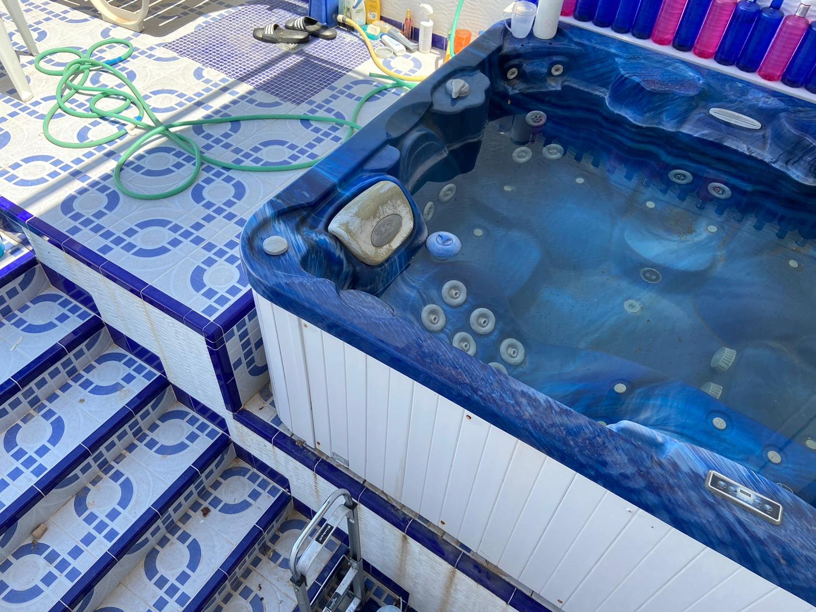 Jacuzzi will not stay at a constant temperature... Any ideas